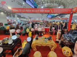 Banner Trien Lam Da Quy Tai Vec 1