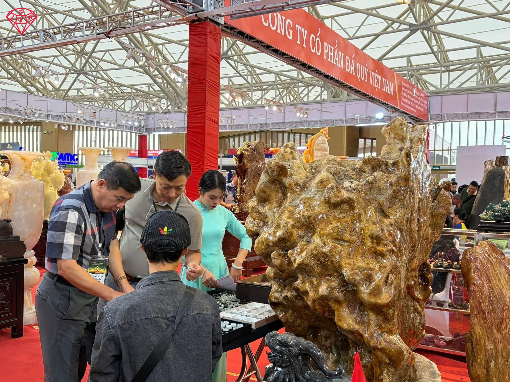 Hoi Cho Mua Thu Daquyvn 2