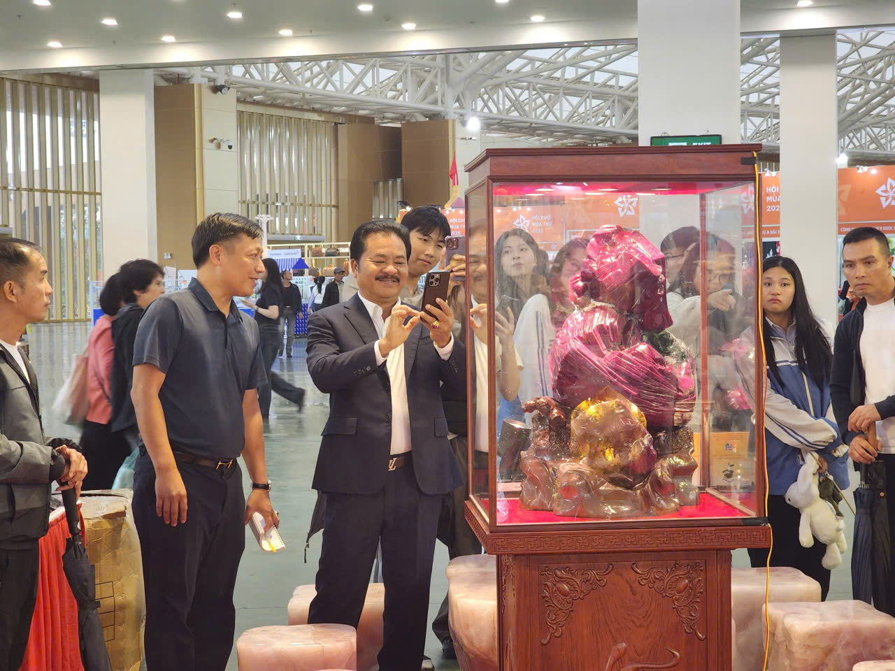 Trien Lam Da Quy 2025 2