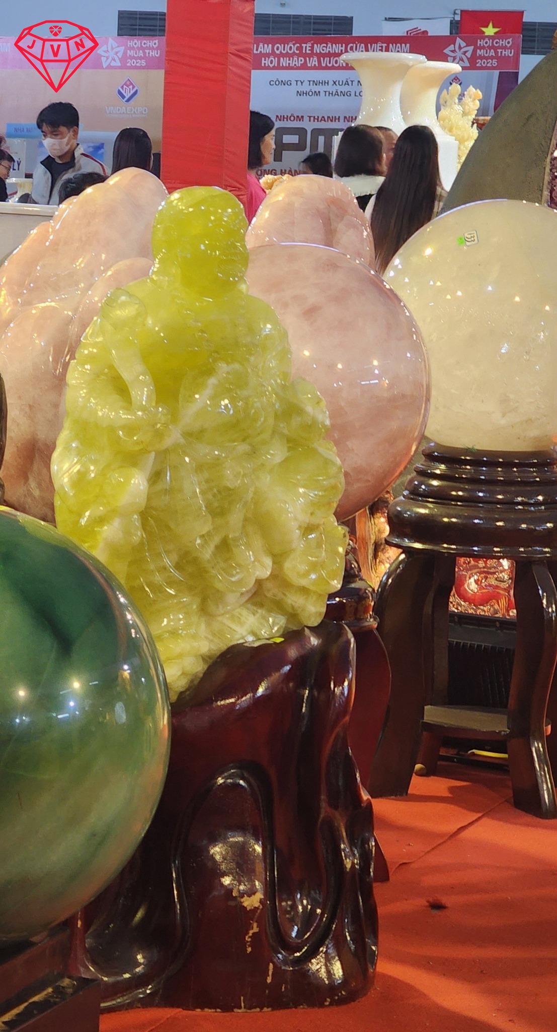 Trien Lam Da Quy Tai Vec 4